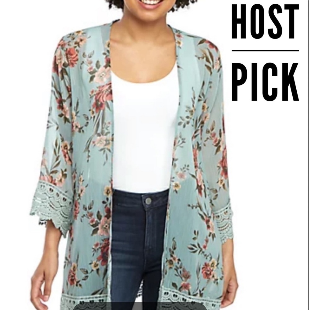 🎉HP🎉 Jolt Floral Kimono in Soft Green with Crochet Trim